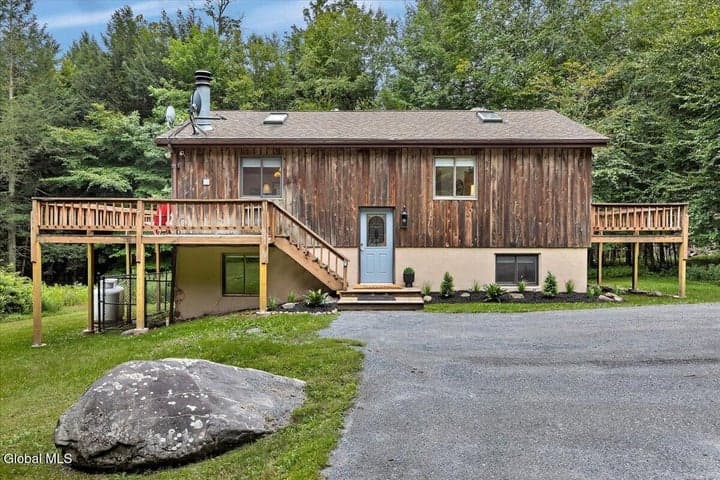 307 Bobillen Drive, Jewett, NY