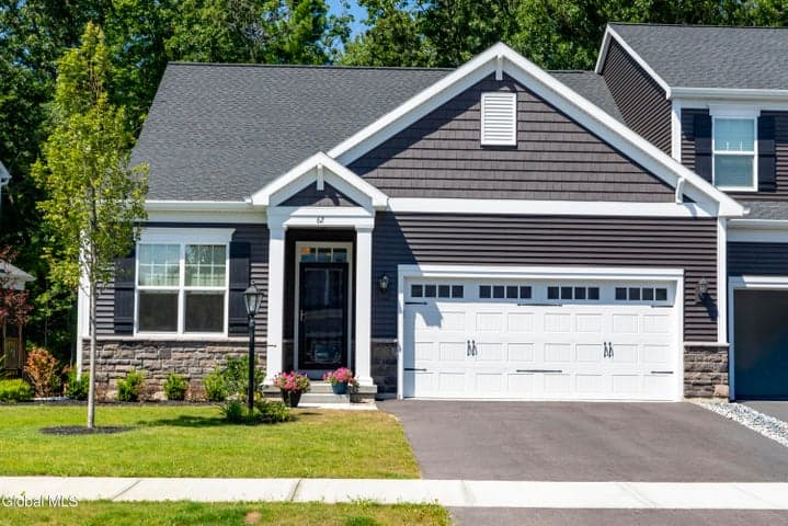 62 Daintree Drive, Saratoga Springs, NY, photo 2