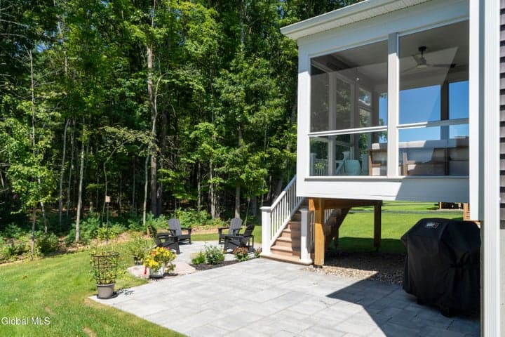 62 Daintree Drive, Saratoga Springs, NY, photo 4