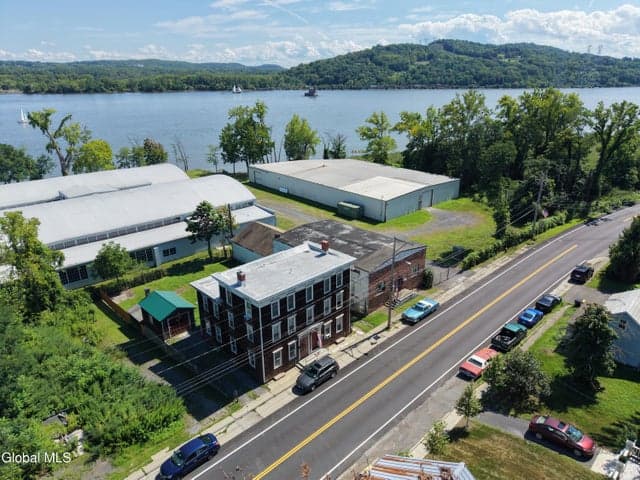 31-33 S Washington Street, Athens, NY
