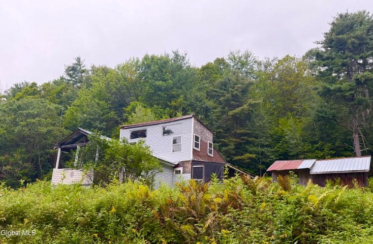 360 Steve Kathan Road, Hadley, NY
