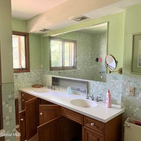 181 S Kingsboro Avenue, Gloversville, NY, photo 3