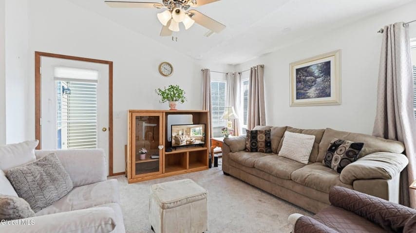 824 Ridge Circle, Troy, NY, photo 2