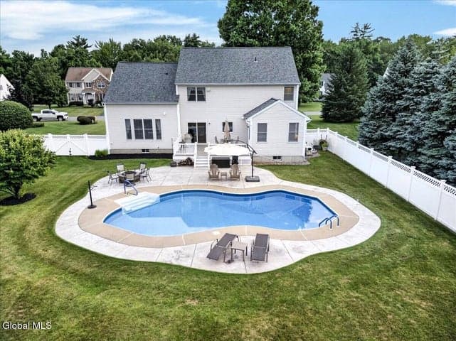 13 Devoe Drive, Halfmoon, NY, photo 3