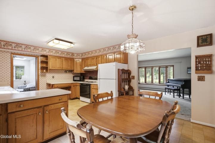 11 Jefferson Avenue, East Greenbush, NY, photo 4