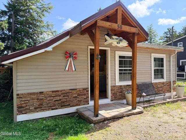 50 W Shore Road, Stratford, NY, photo 2