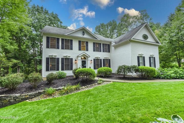 11 Wildwood Court, Clifton Park, NY, photo 3