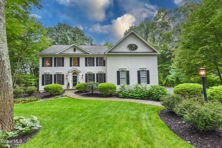 11 Wildwood Court, Clifton Park, NY, photo 2