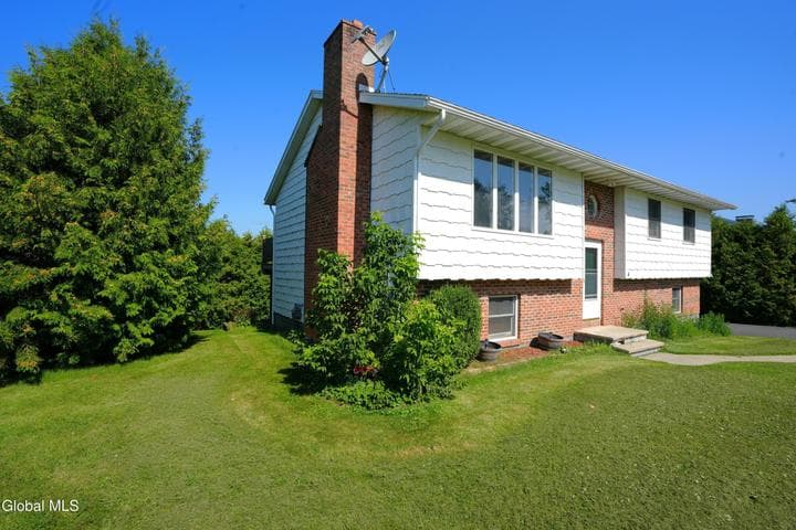 4 Sylvia Lane, Amsterdam, NY, photo 4