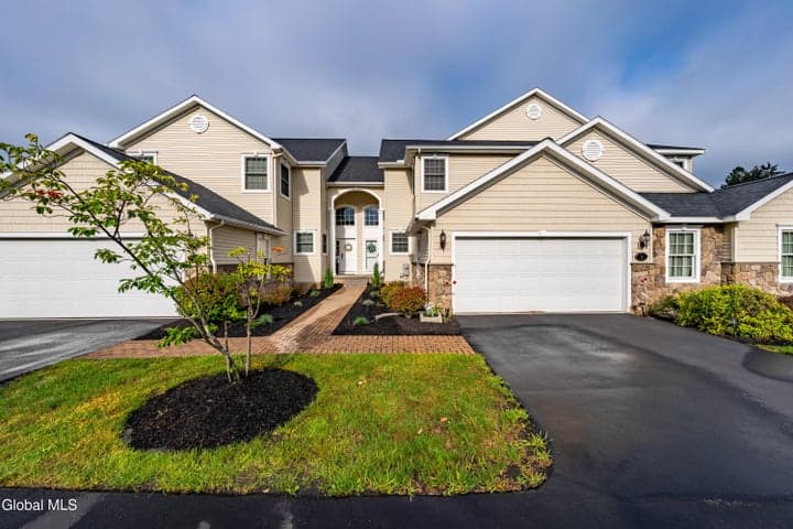 9 Davis Court, Albany, NY, photo 2