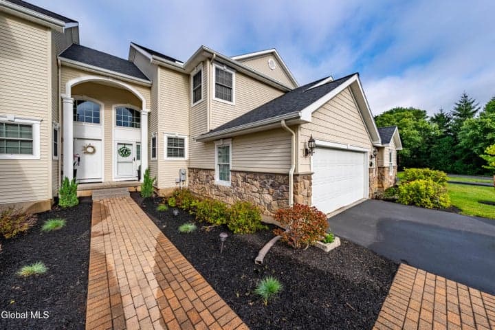 9 Davis Court, Albany, NY, photo 3