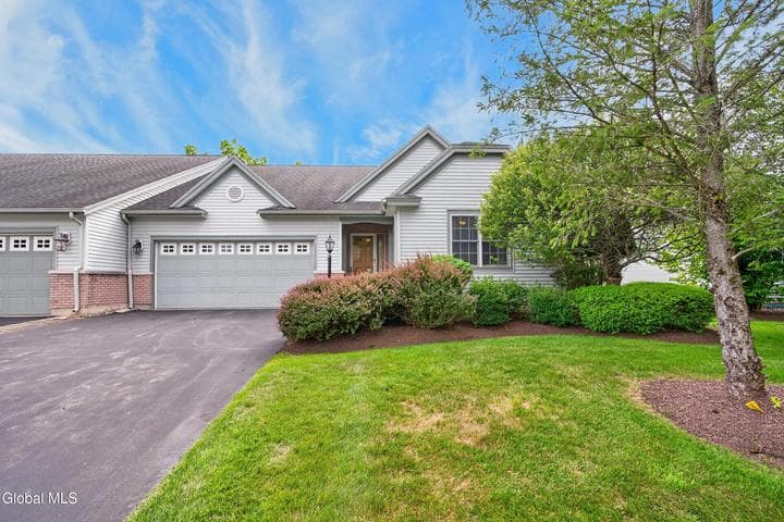 8 Dalton Court, Delmar, NY, photo 1