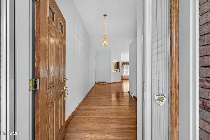 8 Dalton Court, Delmar, NY, photo 4