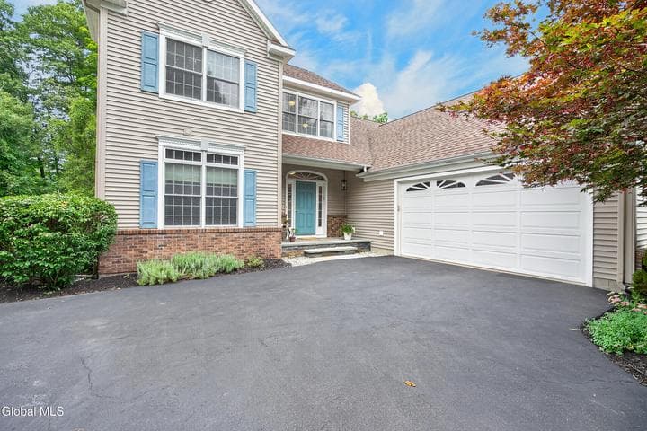 7 Tennyson Cmn, Slingerlands, NY, photo 2