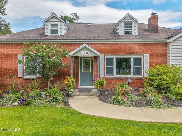 748 Old Best Road, Sand Lake, NY, photo 4
