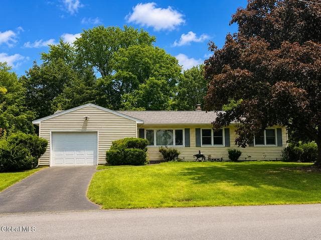 9 Clearview Boulevard, Schodack, NY
