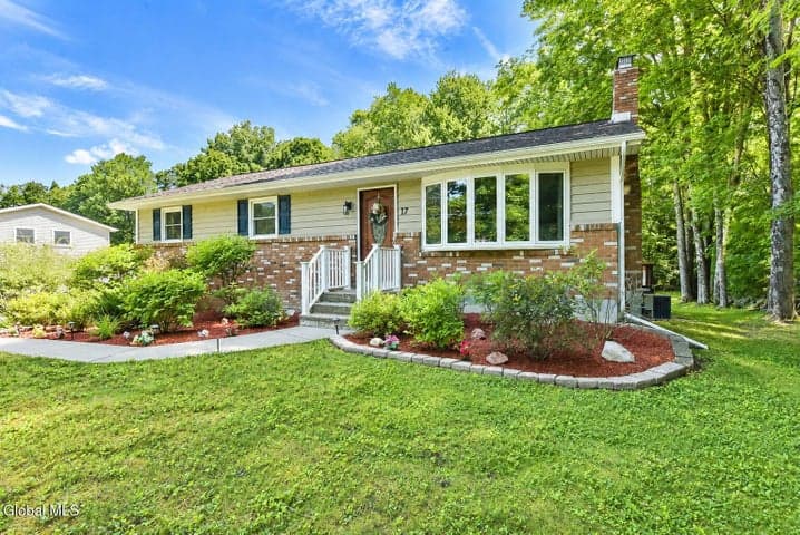 17 Apple Street, Ballston, NY