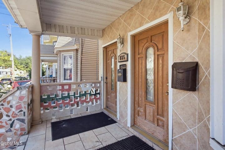 825 Lincoln Avenue, Schenectady, NY, photo 4