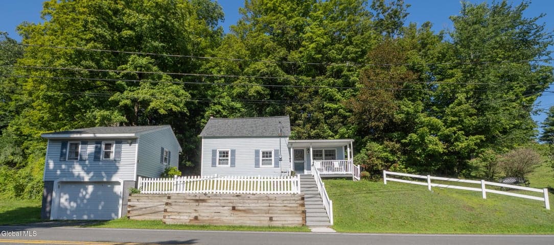 397 Creek Road, Brunswick, NY