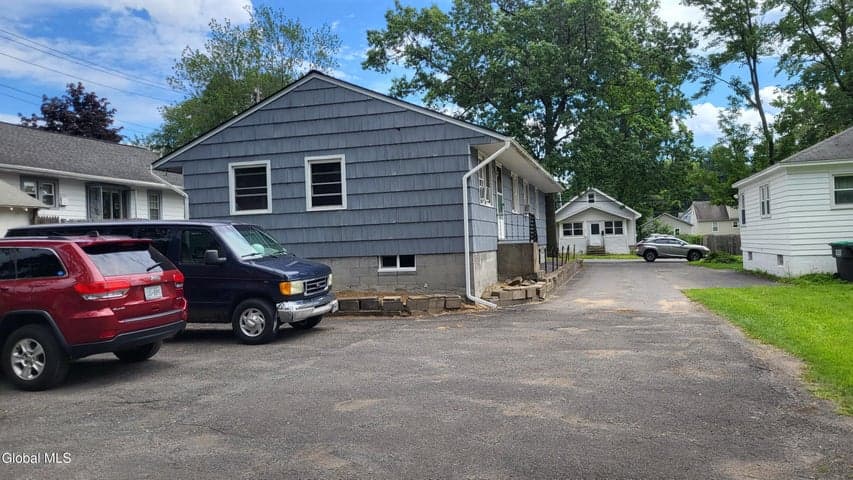 54 McNutt Avenue, Colonie, NY, photo 5