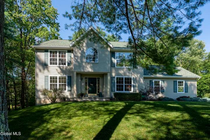 607 Acland Boulevard, Milton, NY