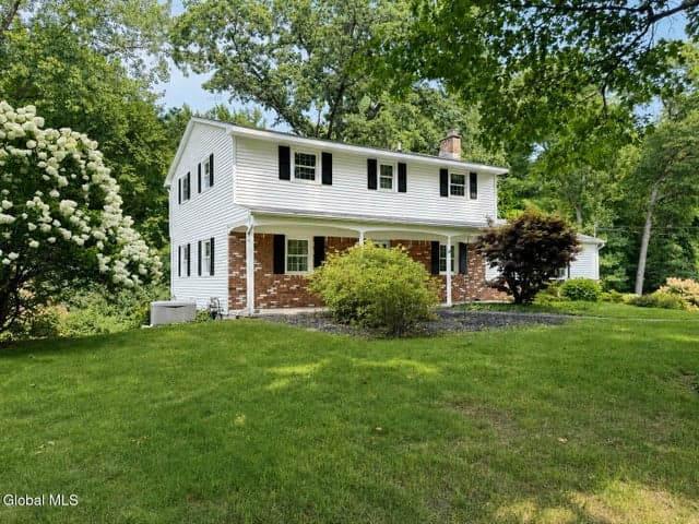 25 N Hill Drive, Clifton Park, NY, photo 2