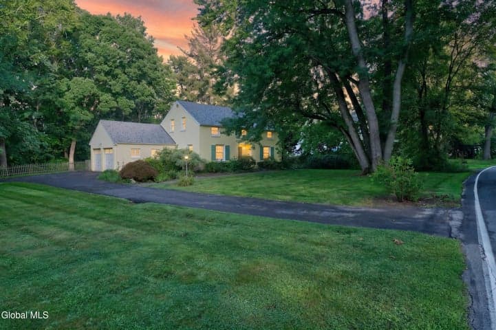 951 St Davids Lane, Niskayuna, NY, photo 2