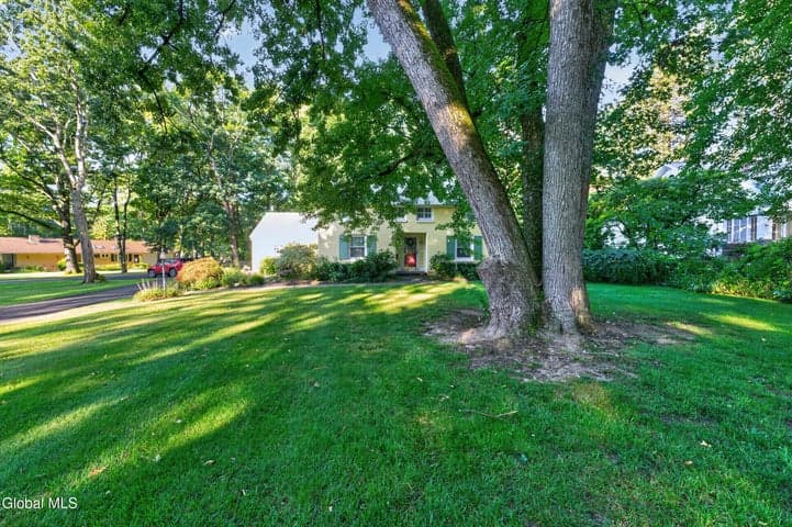 951 St Davids Lane, Niskayuna, NY, photo 3