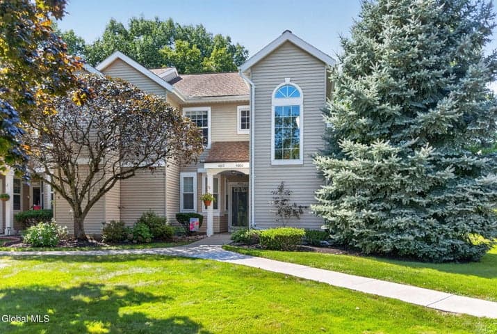 4806 S Foxwood Drive, Clifton Park, NY, photo 3