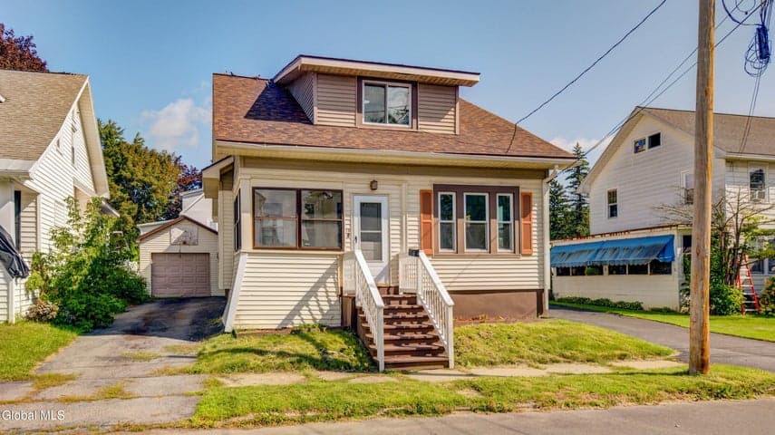 14 Crescent Avenue, Amsterdam, NY, photo 1