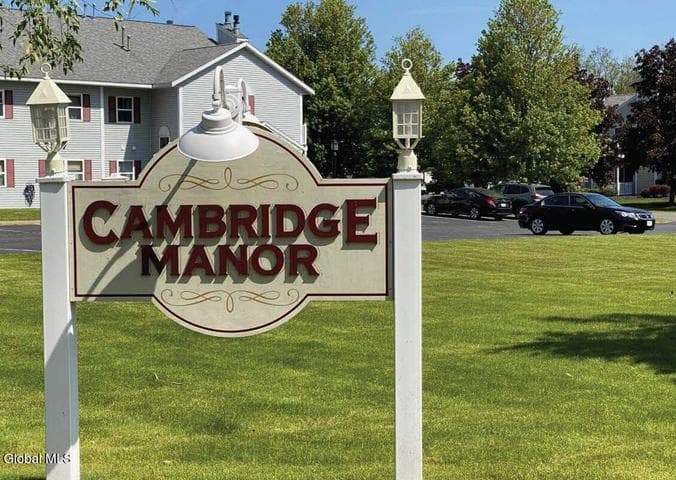 801 Cambridge Manor Drive, Scotia, NY, photo 3