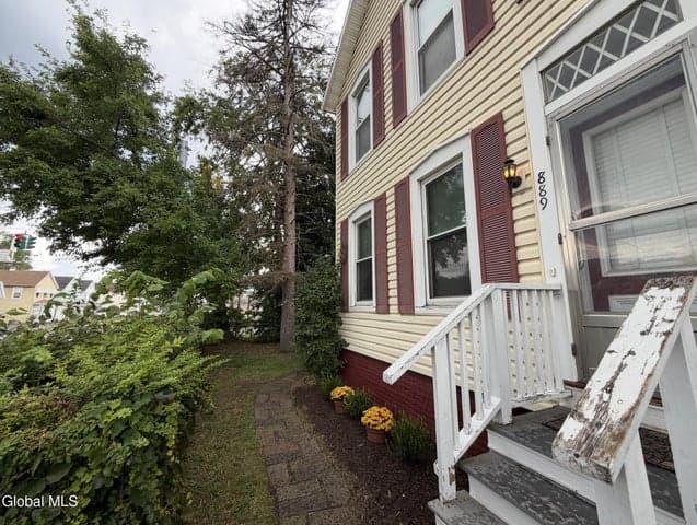 889 5th Avenue, Troy, NY, photo 2