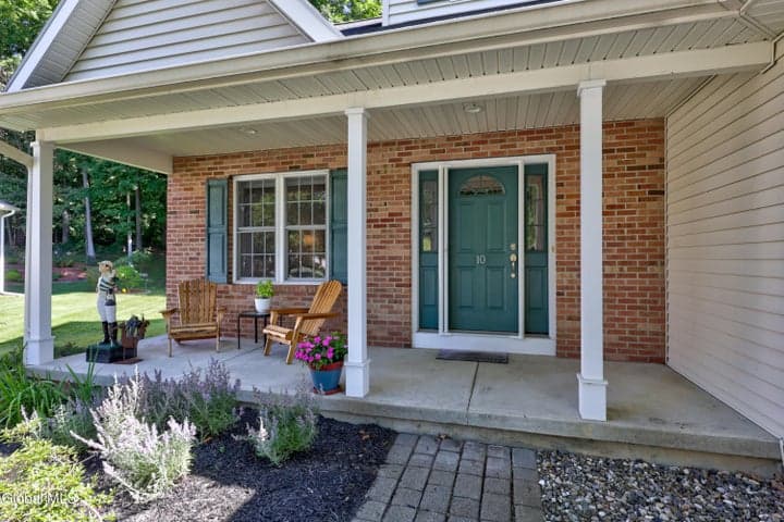 10 Rose Ridge Court, Saratoga Springs, NY, photo 2