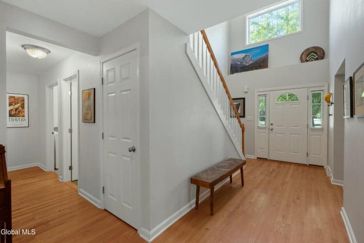 10 Rose Ridge Court, Saratoga Springs, NY, photo 4