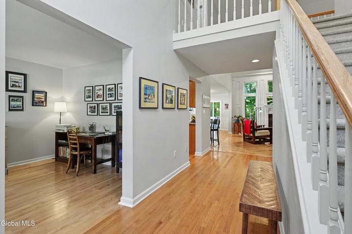 10 Rose Ridge Court, Saratoga Springs, NY, photo 3