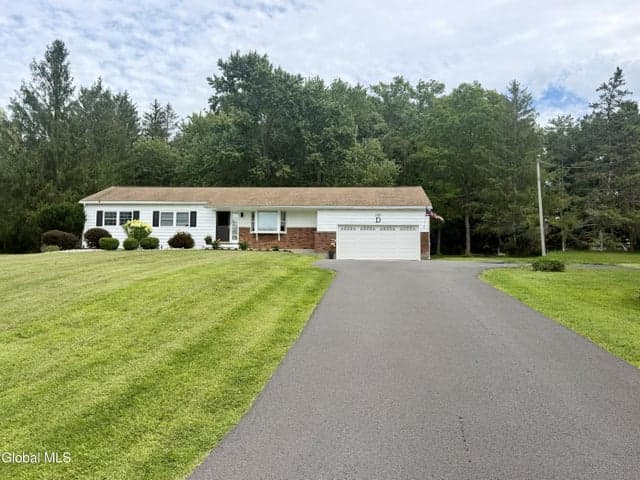 110 Country Ridge Court, Amsterdam, NY, photo 4