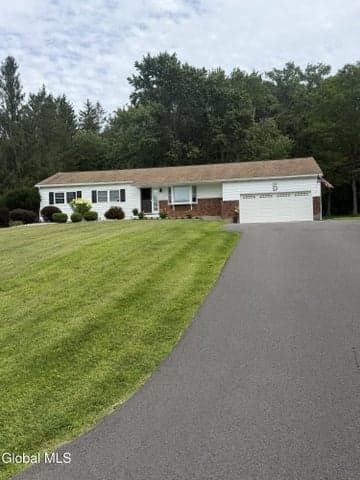 110 Country Ridge Court, Amsterdam, NY, photo 5