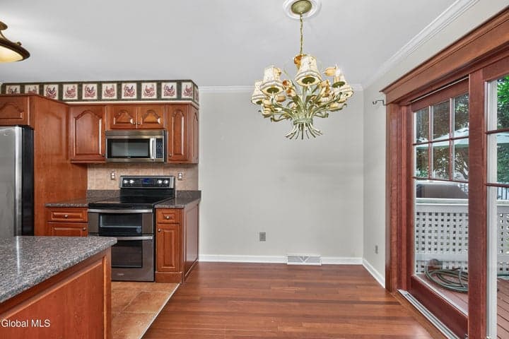 606 Elk Circle, Milton, NY, photo 4
