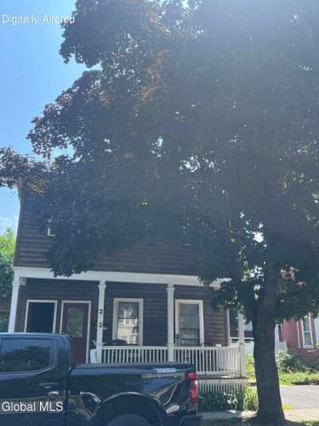 212 Regent Street, Saratoga Springs, NY, photo 1
