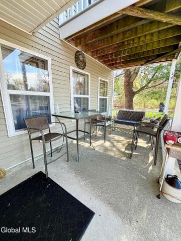 1812 Cambridge Manor Drive, Scotia, NY, photo 2