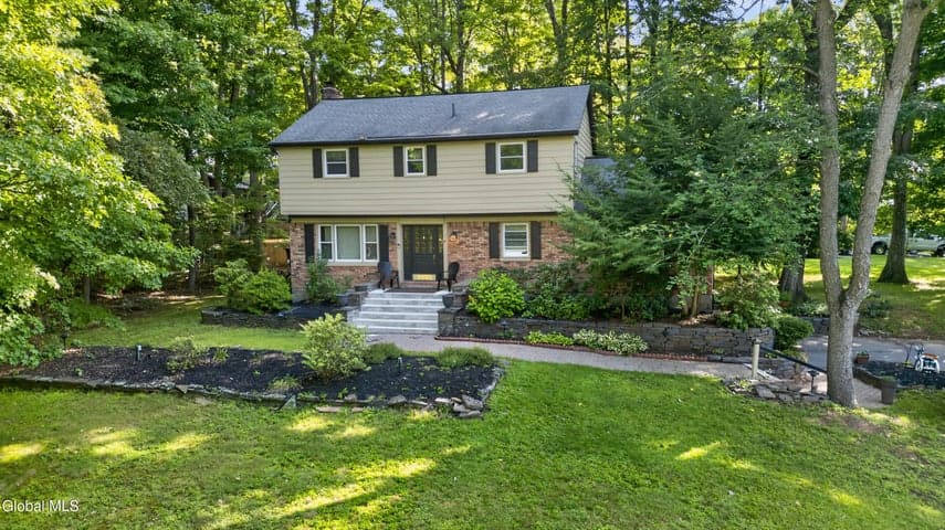 14 Brookwood Drive, Clifton Park, NY, photo 4