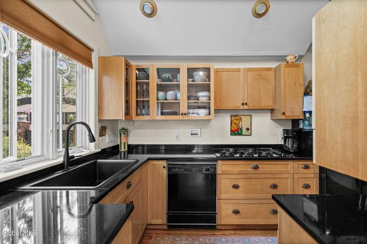 212 Colonial Avenue, Albany, NY, photo 5