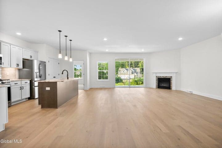 1D Michael Court, North Greenbush, NY, photo 4