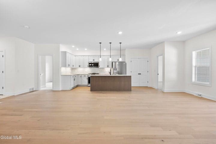 1D Michael Court, North Greenbush, NY, photo 5