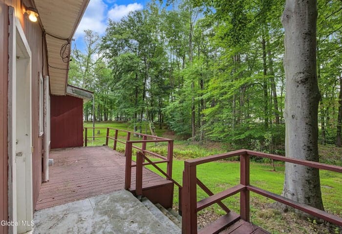 35 Wildwood Lane, Bethlehem, NY, photo 3