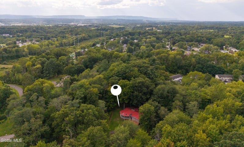 35 Wildwood Lane, Bethlehem, NY, photo 4