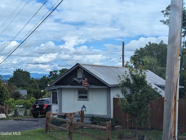25 Elizabeth Street, Port Henry, NY, photo 2
