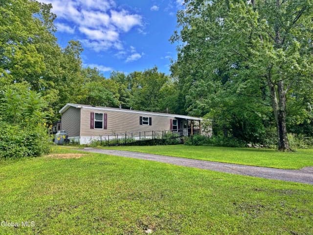 814 Stone Church Road, Middle Grove, NY, photo 2