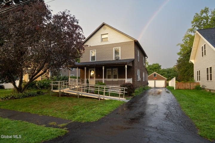 8 Lincoln Avenue, Delmar, NY