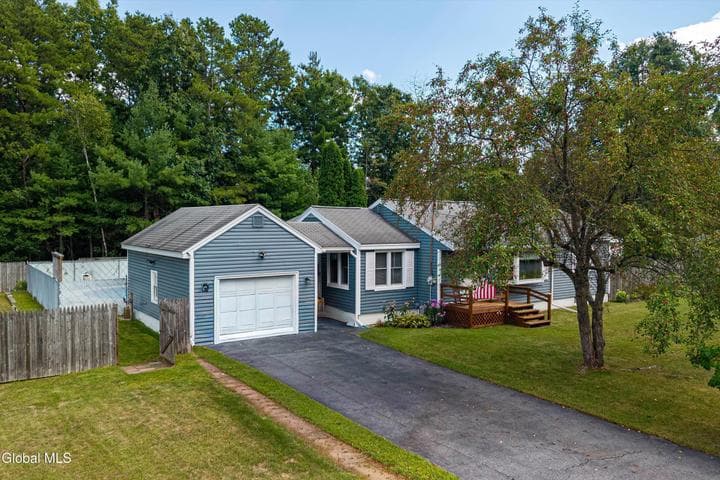 12 Pinewood Road, Queensbury, NY